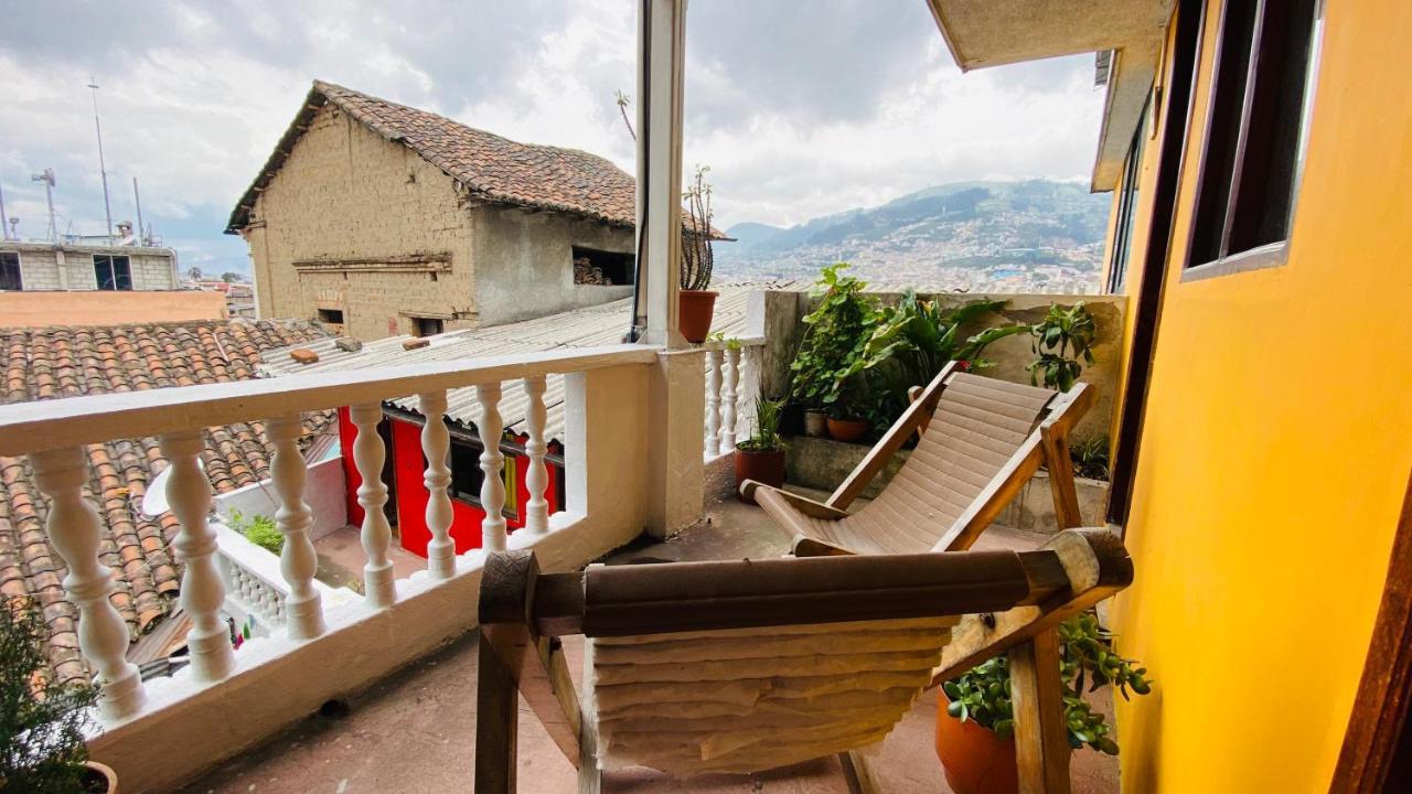 Hostal La Guayunga Rooftop Quito Exterior photo