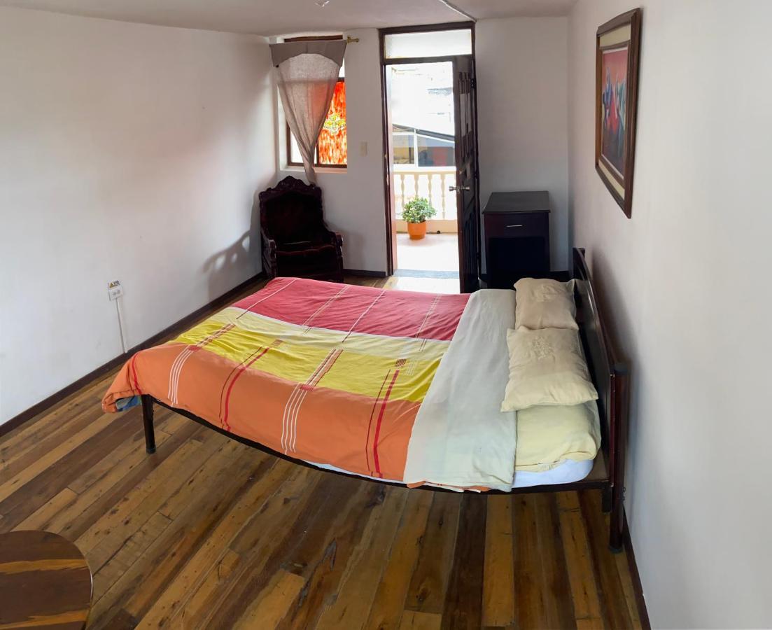 Hostal La Guayunga Rooftop Quito Exterior photo