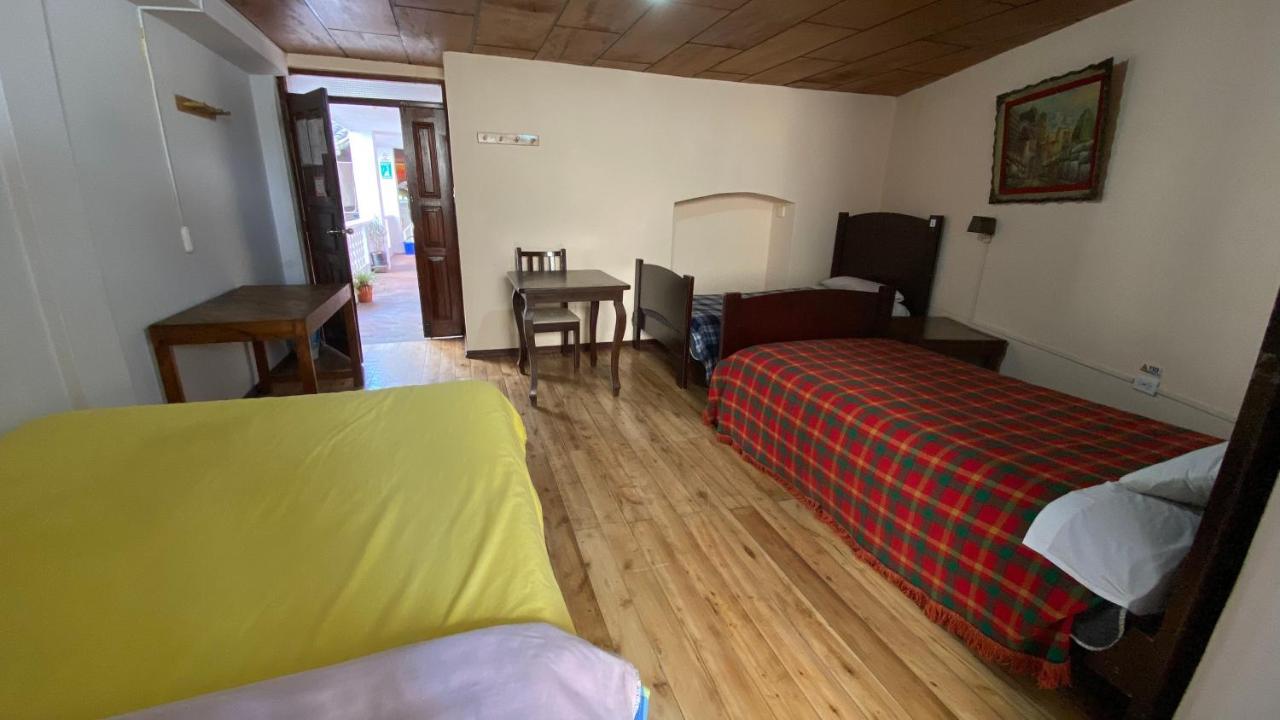 Hostal La Guayunga Rooftop Quito Exterior photo