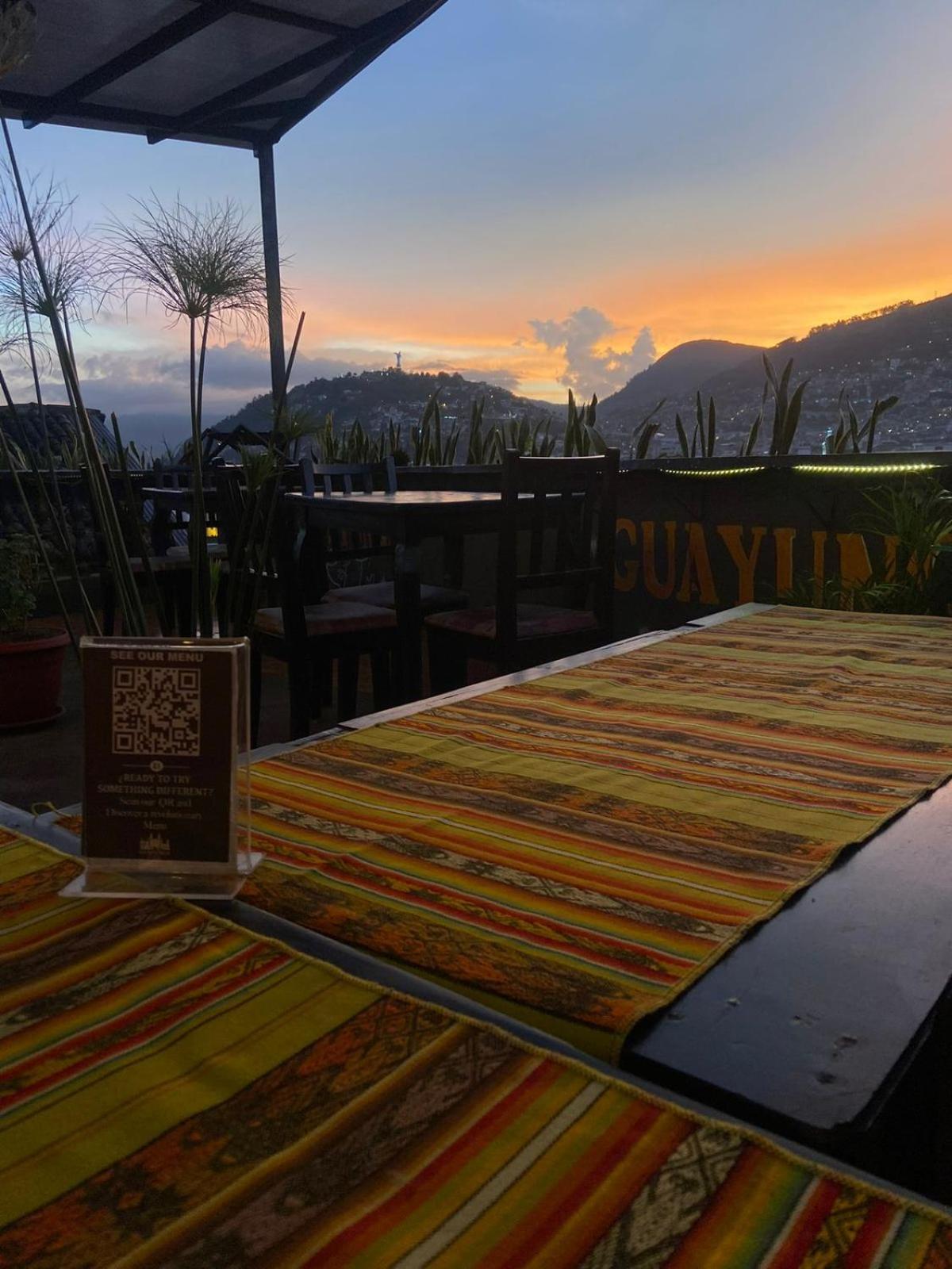 Hostal La Guayunga Rooftop Quito Exterior photo