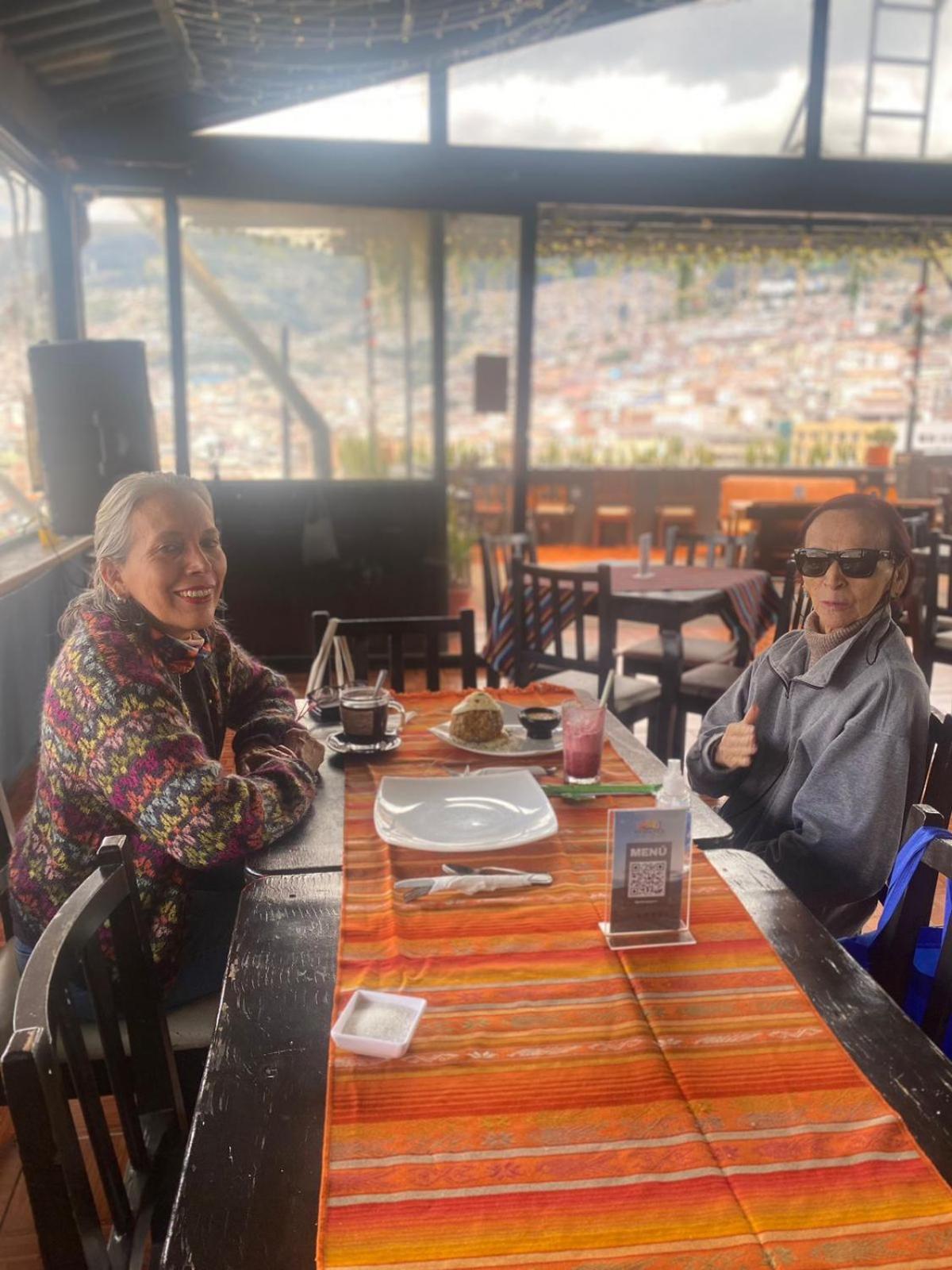 Hostal La Guayunga Rooftop Quito Exterior photo